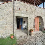 Rustic With Pool סן מרצ'לו פיזטויזה
