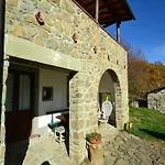 Rustic With Pool בקתה סן מרצ'לו פיזטויזה