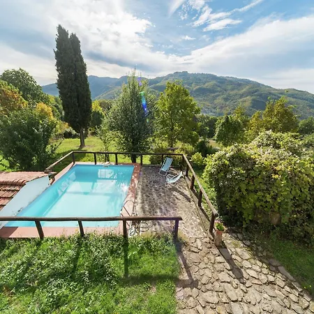 בקתה Rustic With Pool